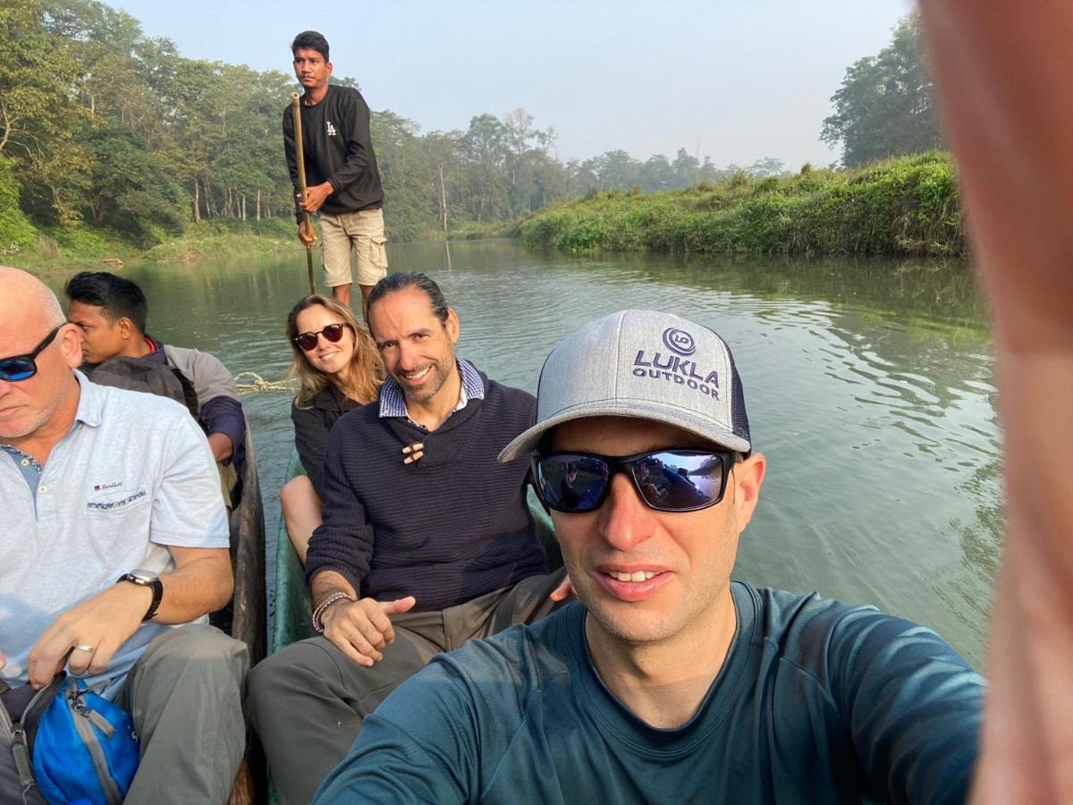 Hotel Tharu Garden, Sauraha Exterior photo
