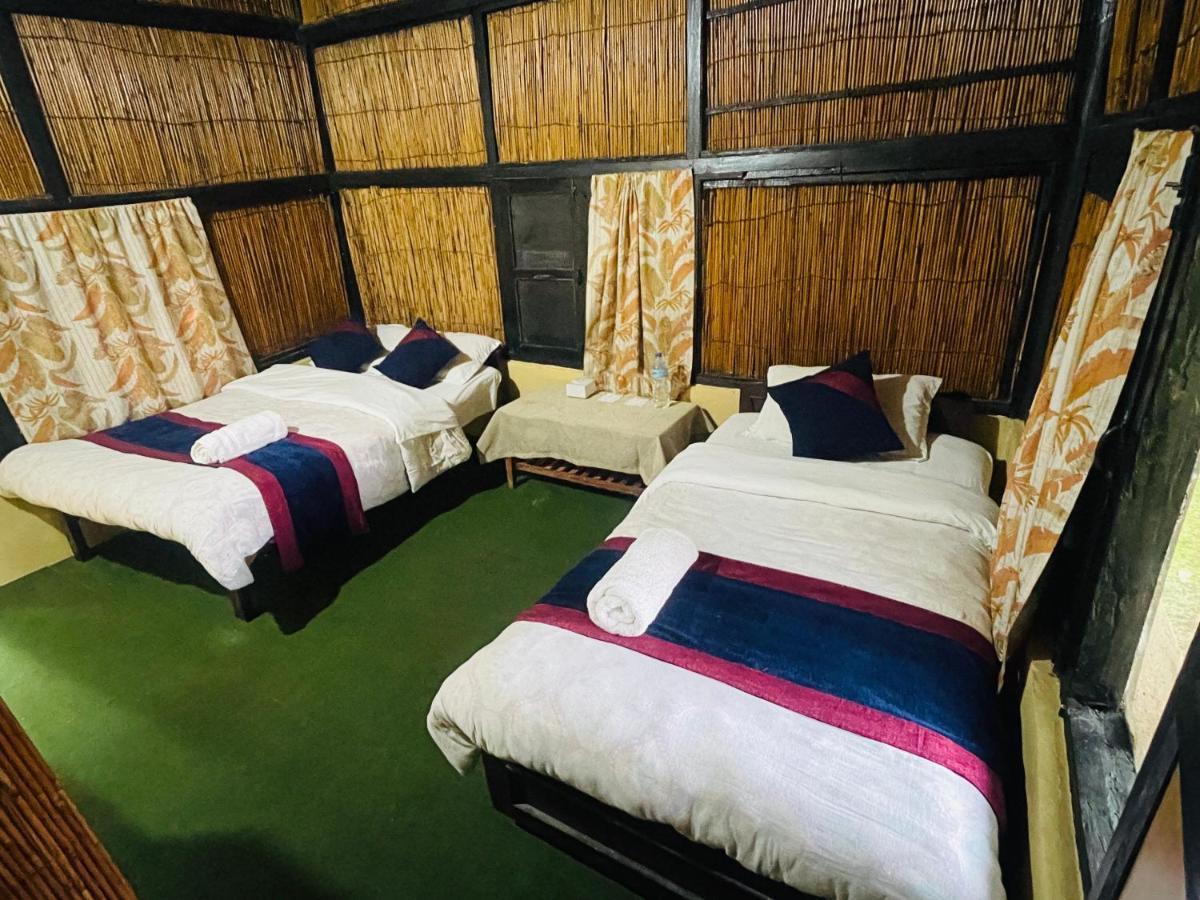 Hotel Tharu Garden, Sauraha Exterior photo