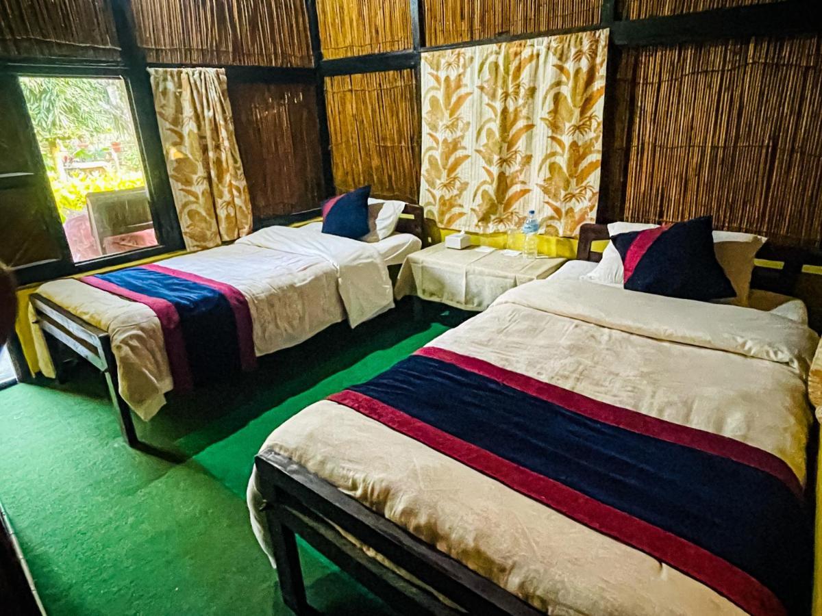 Hotel Tharu Garden, Sauraha Exterior photo