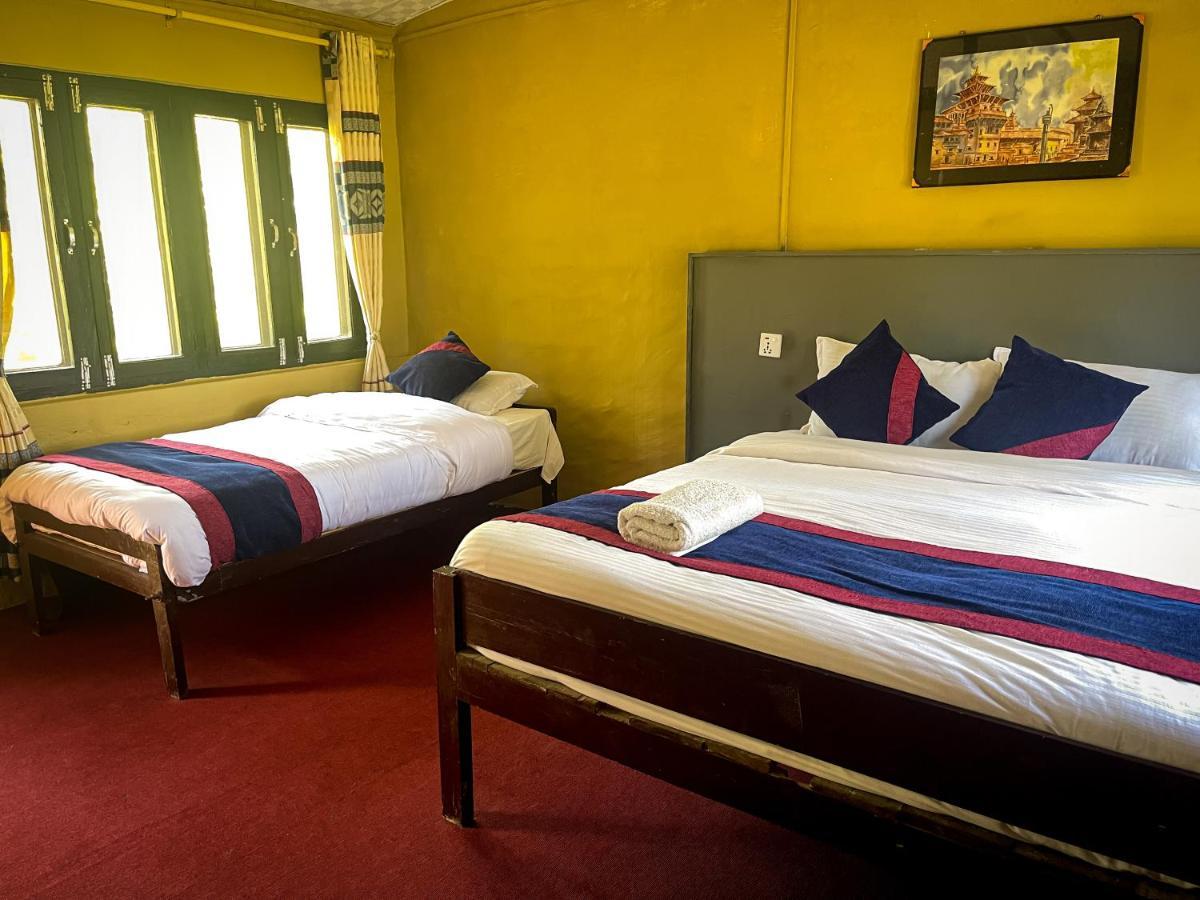 Hotel Tharu Garden, Sauraha Exterior photo