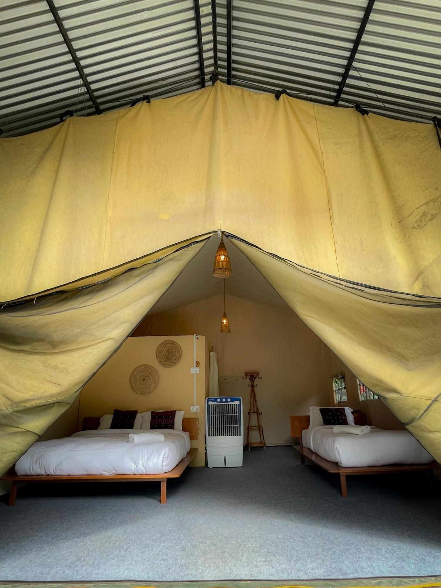 Hotel Tharu Garden, Sauraha Exterior photo